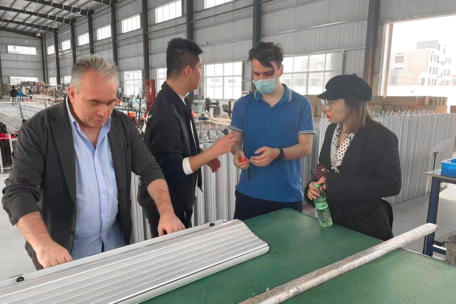 Müşteri fabrikayı ziyaret etti